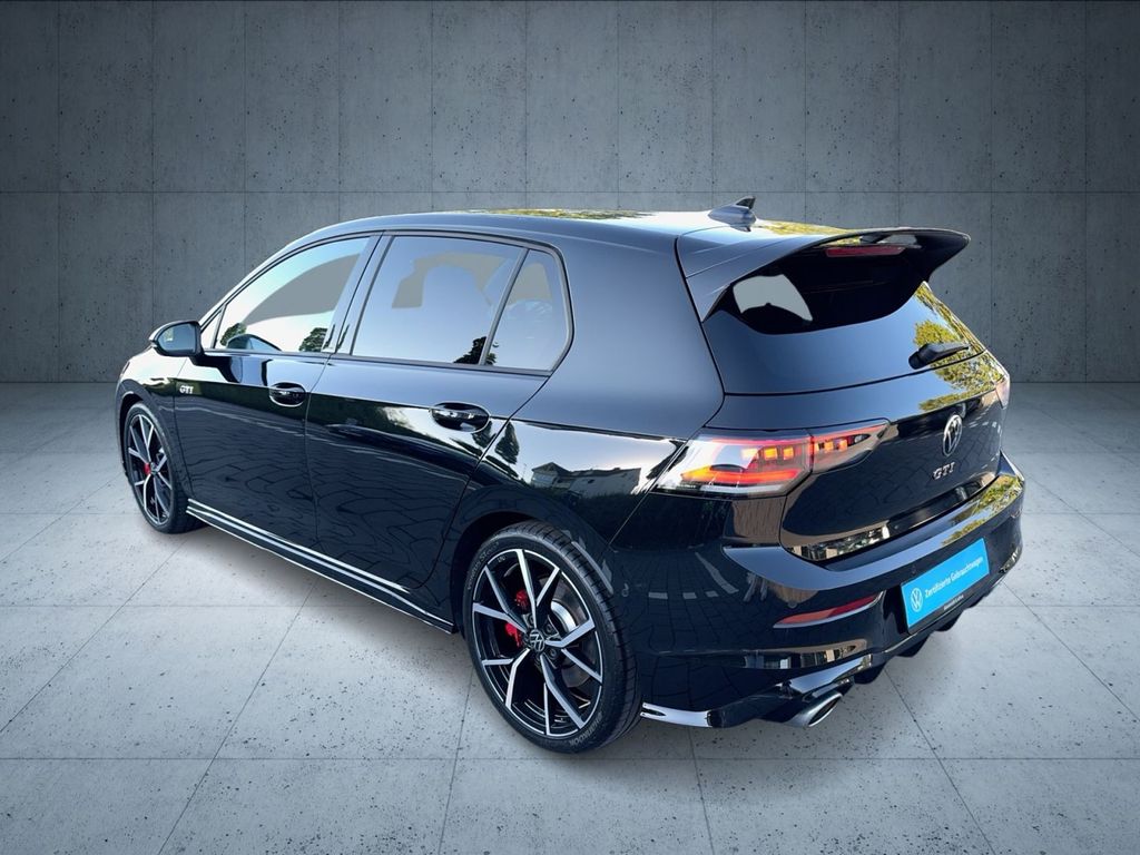 Volkswagen Golf 2025 г. Чёрный, пробег 15390 км
