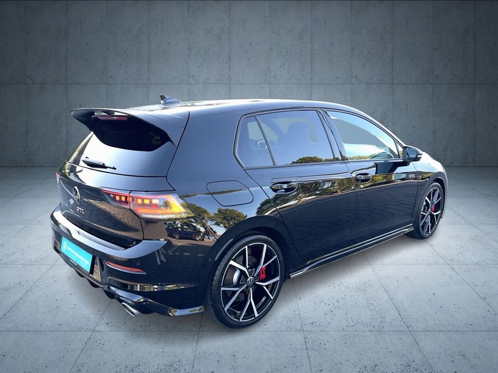Volkswagen Golf 2025 г. Чёрный, пробег 15390 км