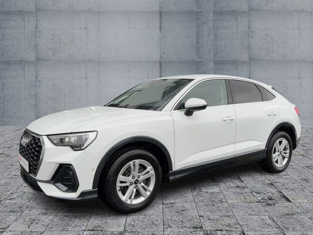 Audi Q3 2023 г. Белый, пробег 41334 км