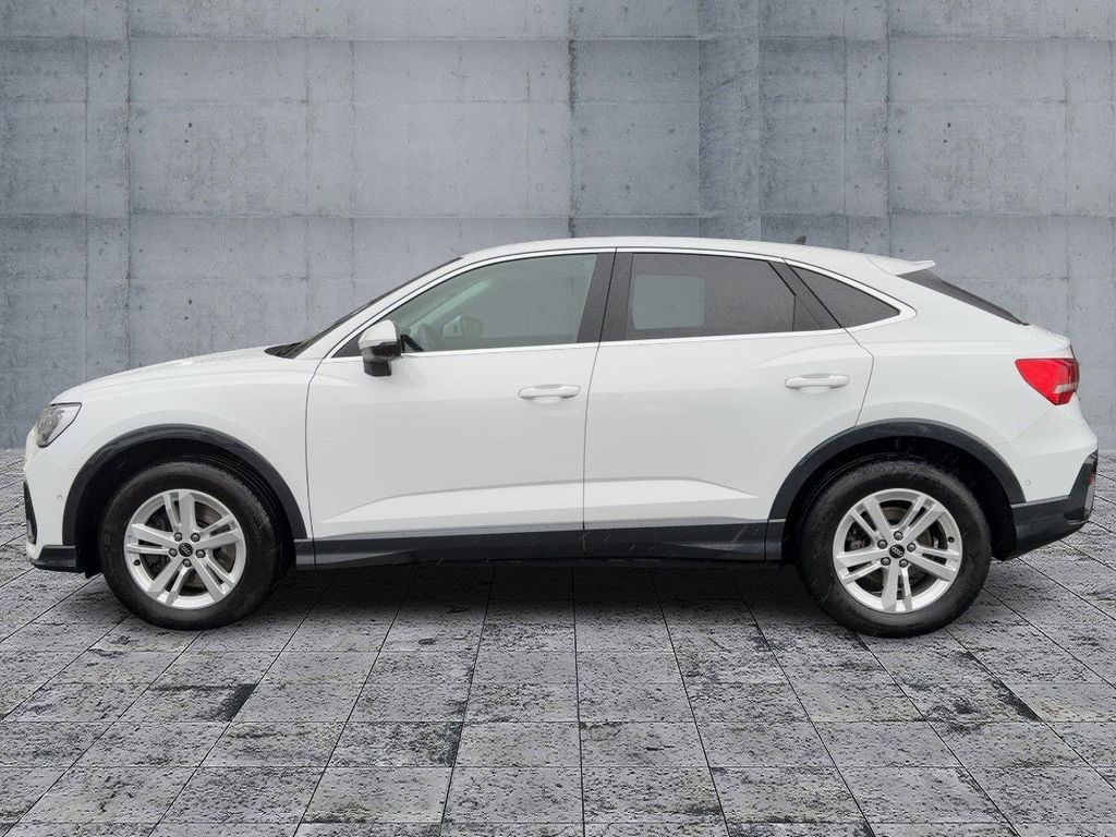 Audi Q3 2023 г. Белый, пробег 41334 км