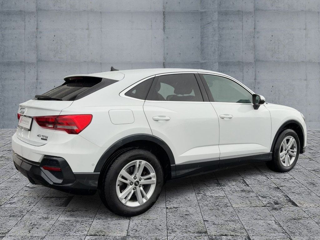Audi Q3 2023 г. Белый, пробег 41334 км