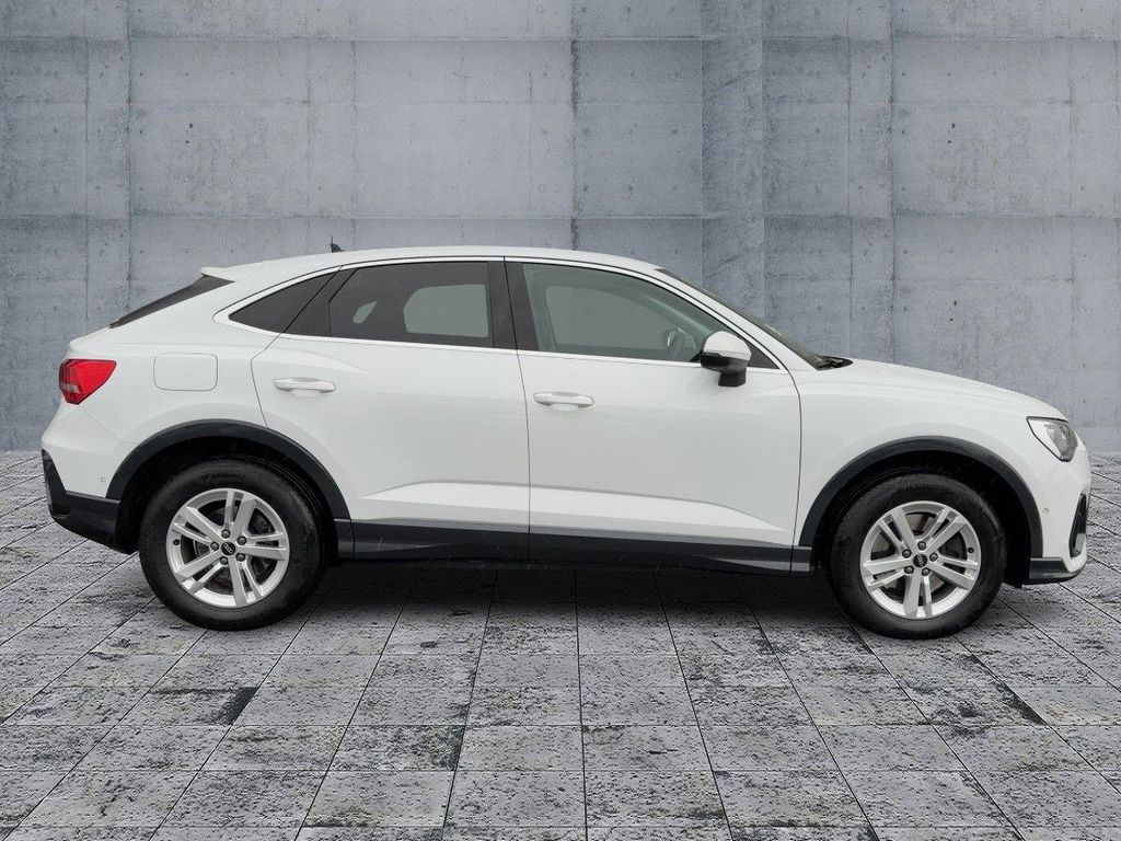 Audi Q3 2023 г. Белый, пробег 41334 км
