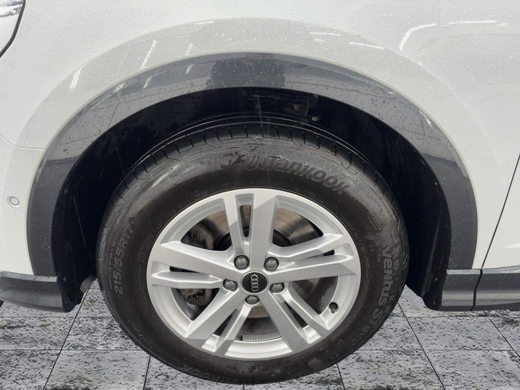 Audi Q3 2023 г. Белый, пробег 41334 км