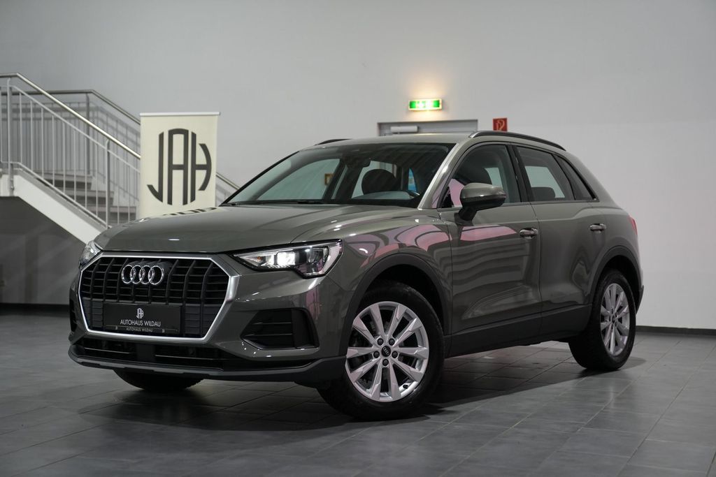 Audi Q3 2023 г. Серый, пробег 36477 км