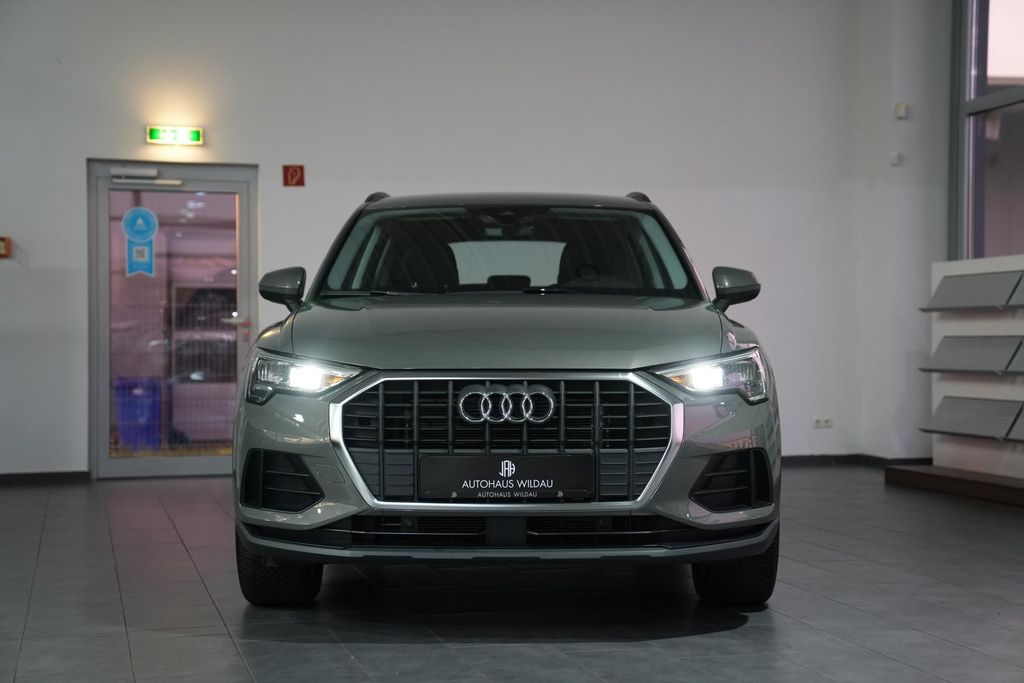 Audi Q3 2023 г. Серый, пробег 36477 км