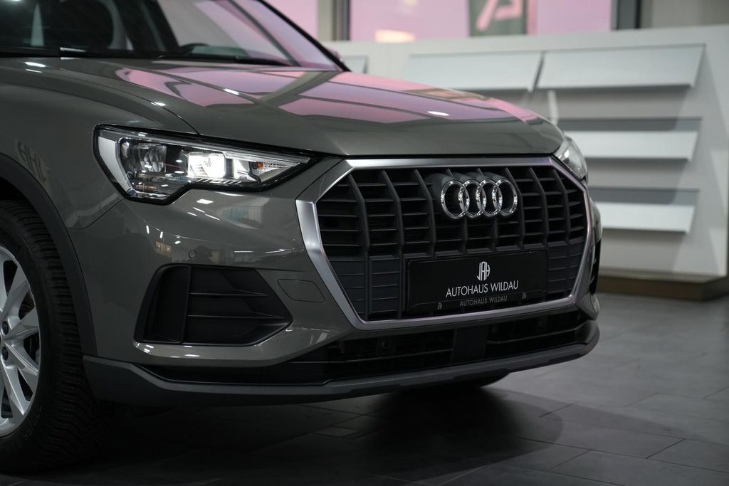 Audi Q3 2023 г. Серый, пробег 36477 км