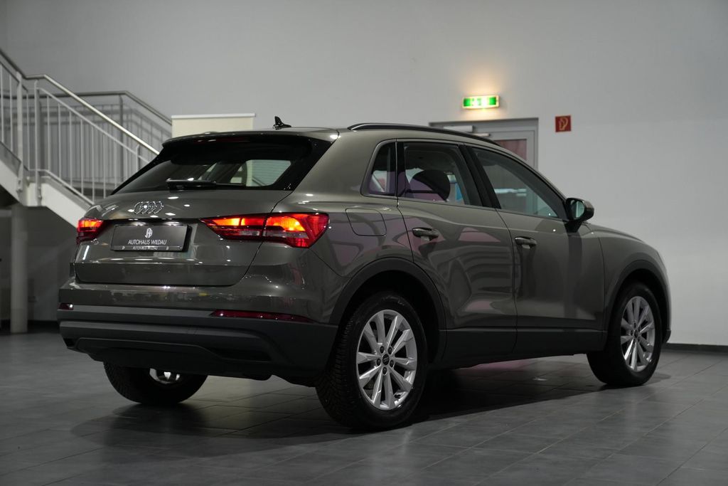 Audi Q3 2023 г. Серый, пробег 36477 км