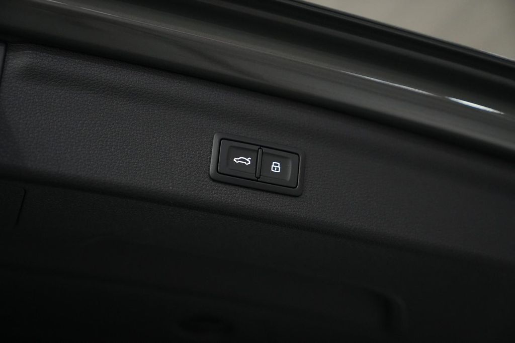 Audi Q3 2023 г. Серый, пробег 36477 км