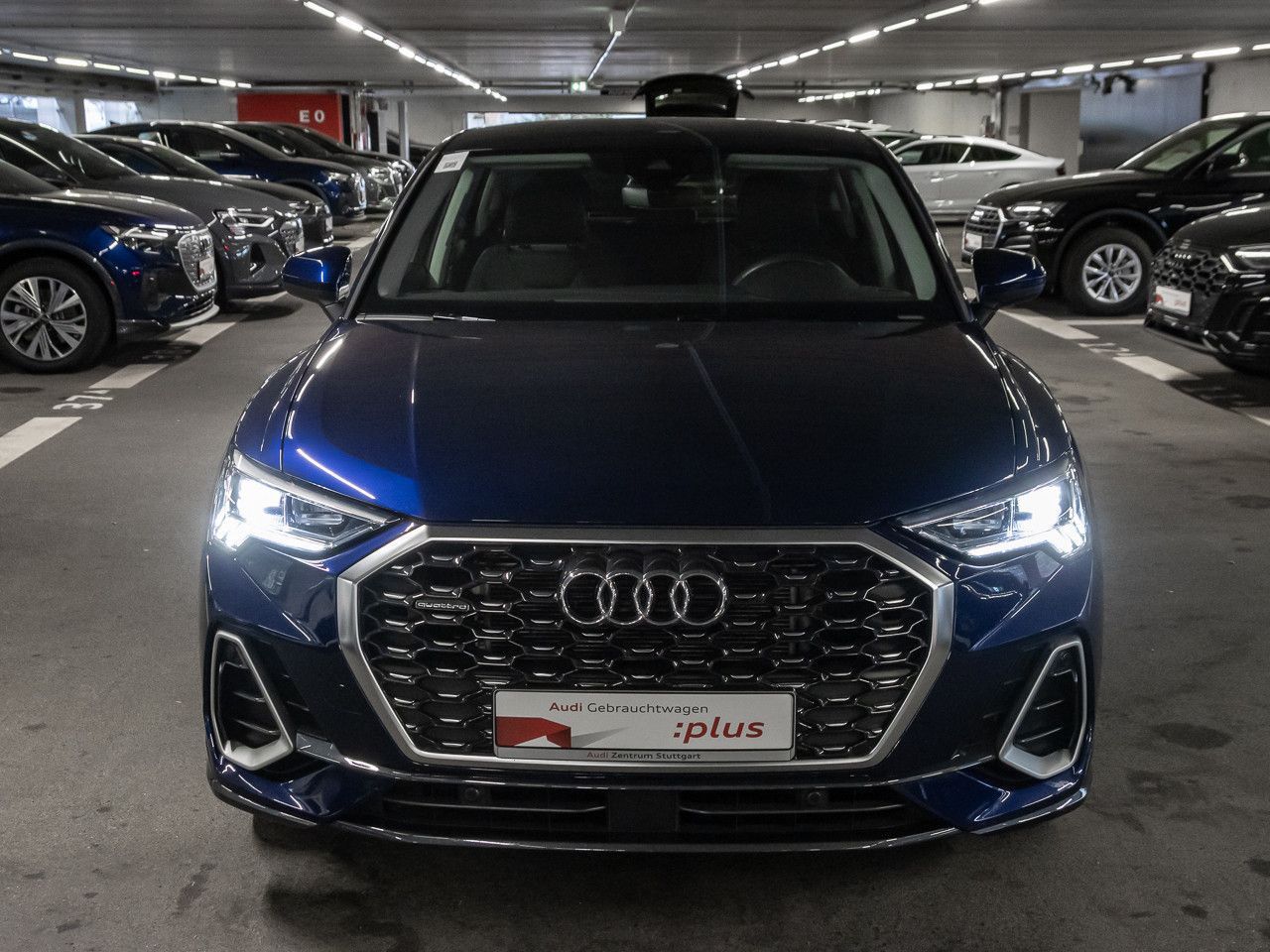 Audi Q3 2023 г. Синий, пробег 50424 км