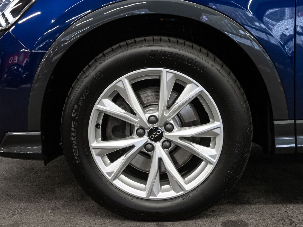 Audi Q3 2023 г. Синий, пробег 50424 км