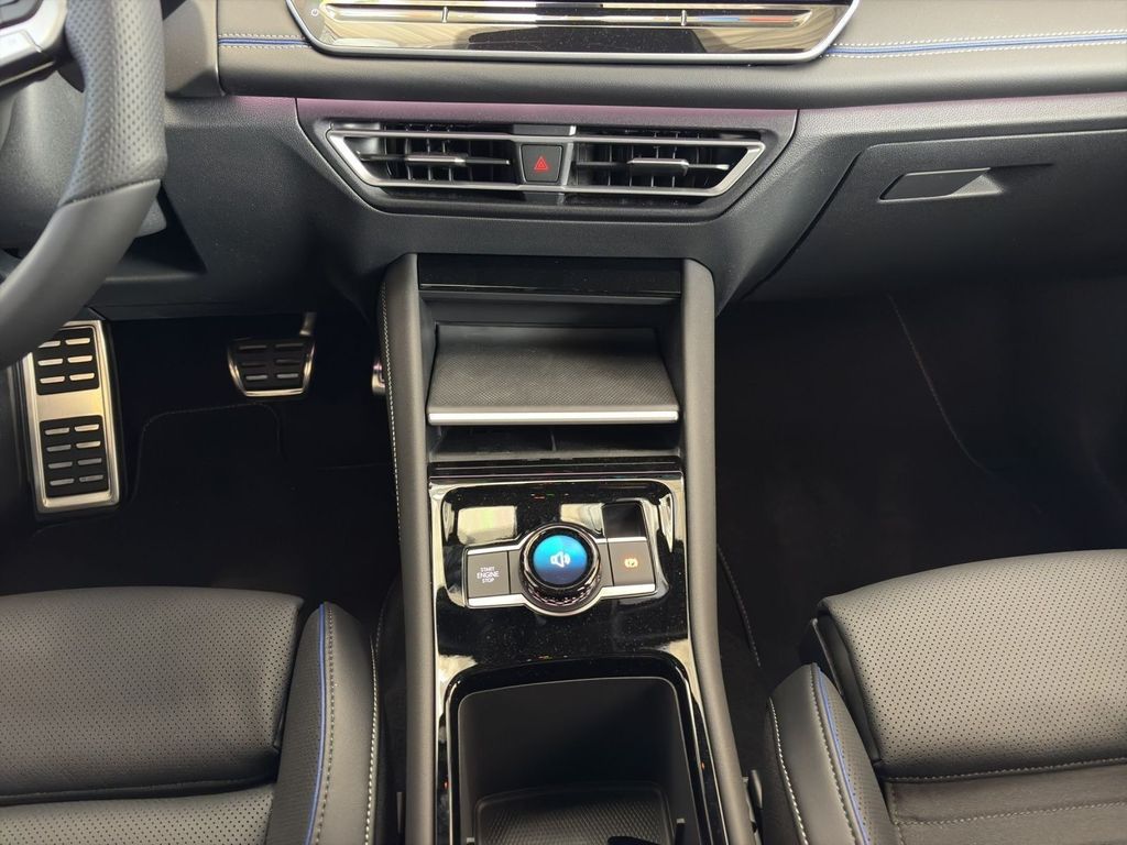 Volkswagen Tiguan 2026 г. Зелёный, пробег 9850 км
