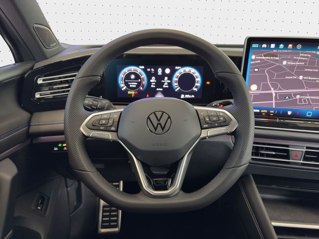 Volkswagen Tiguan 2026 г. Зелёный, пробег 9850 км
