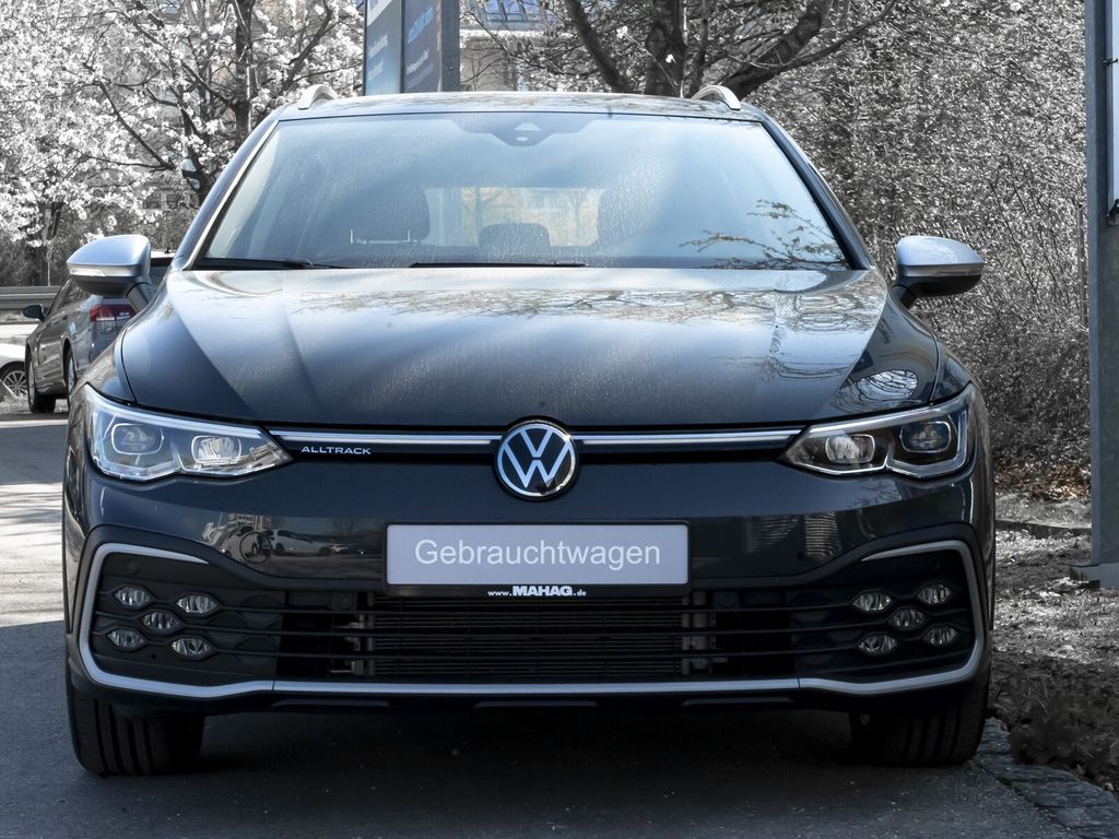 Volkswagen Golf 2024 г. Серый, пробег 31838 км