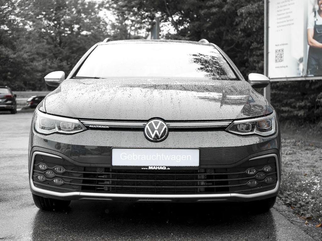 Volkswagen Golf 2024 г. Серый, пробег 40956 км