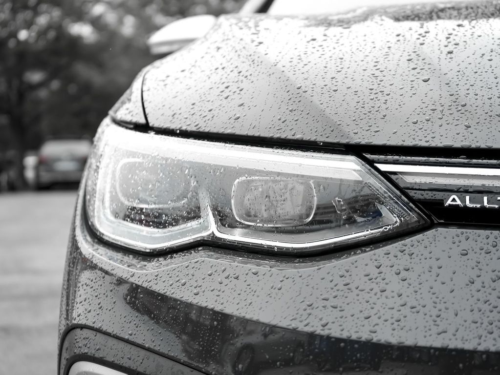 Volkswagen Golf 2024 г. Серый, пробег 40956 км