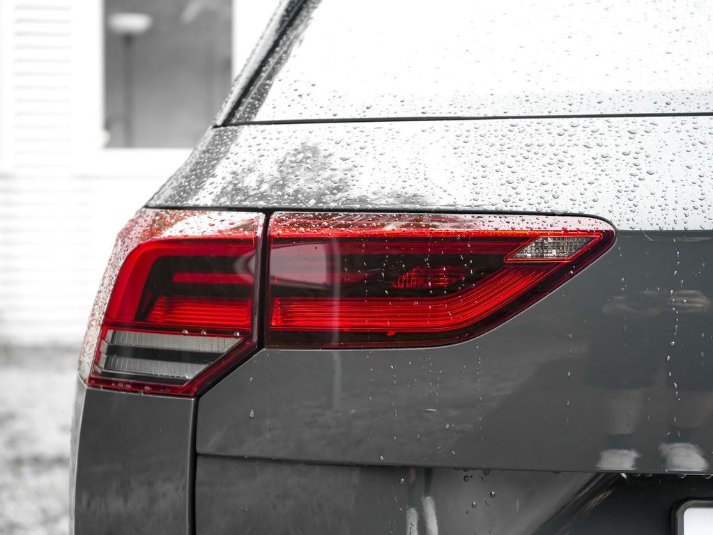 Volkswagen Golf 2024 г. Серый, пробег 40956 км