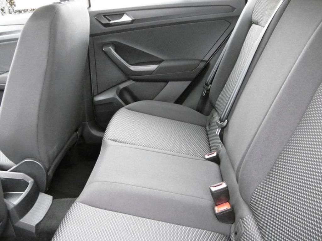 Volkswagen T-Roc 2023 г. Серебристый, пробег 33100 км