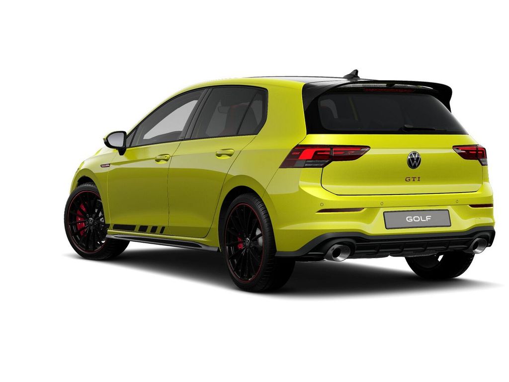 Volkswagen Golf 2024 г. Жёлтый, пробег 41860 км
