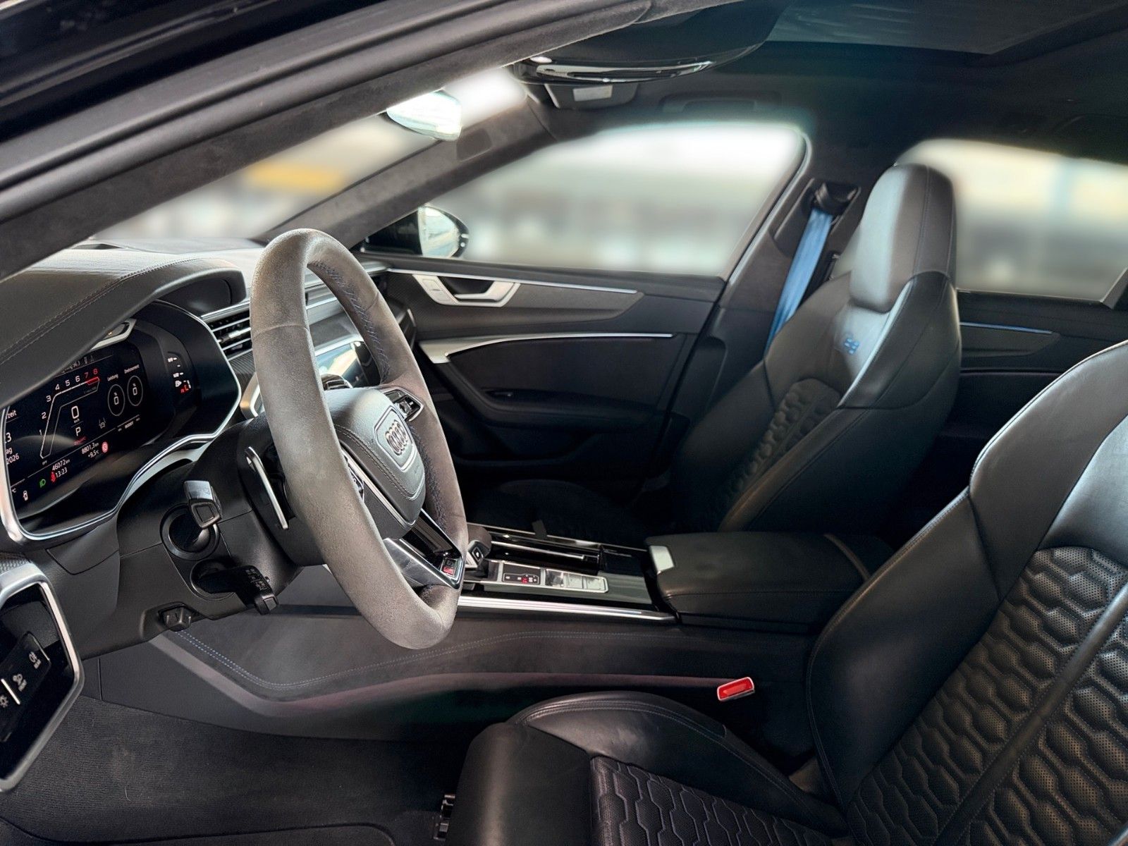 Audi RS6 2024 г. Чёрный, пробег 44900 км
