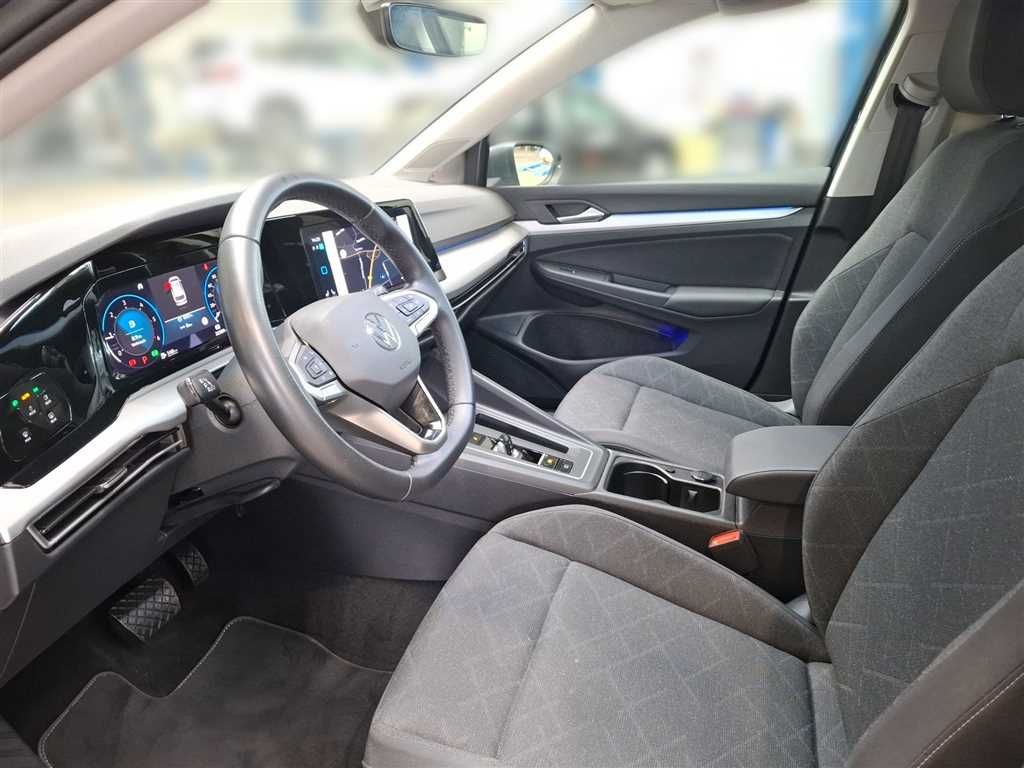Volkswagen Golf 2024 г. Серый, пробег 32507 км