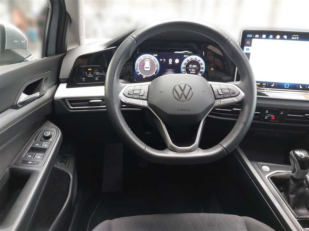 Volkswagen Golf 2025 г. Серебристый, пробег 49044 км