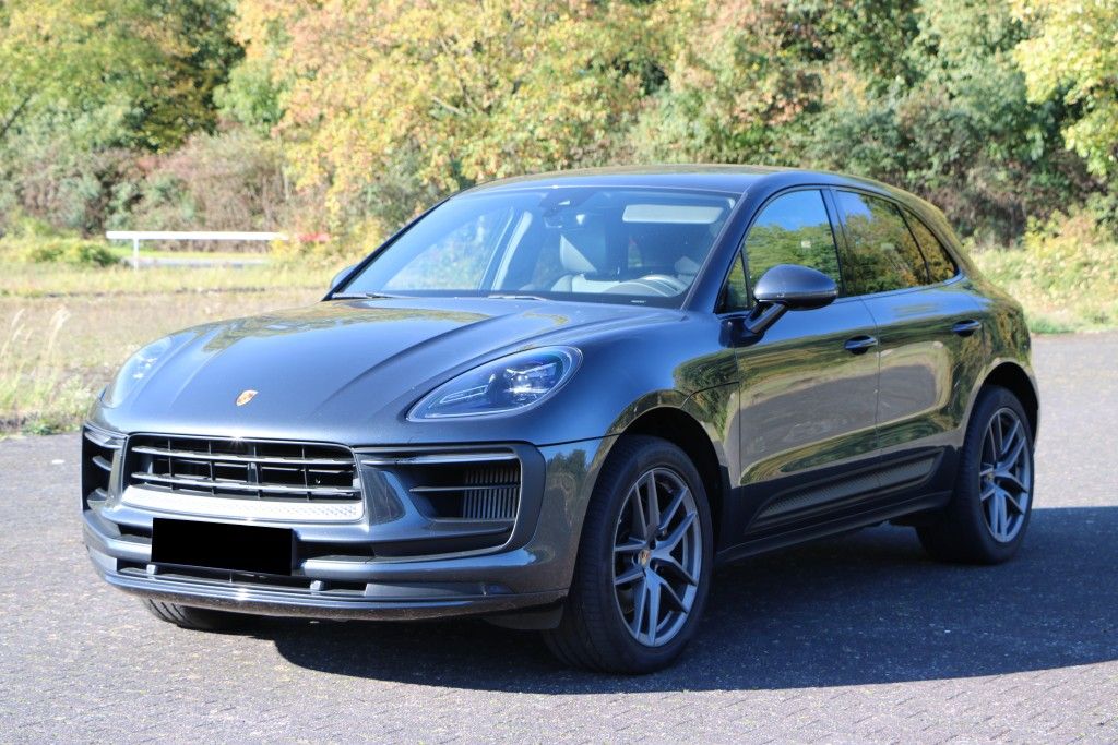 Porsche Macan 2023 г. Серый, пробег 52000 км
