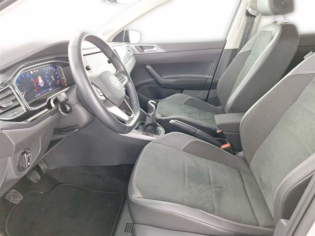 Volkswagen Polo 2024 г. Серебристый, пробег 30690 км