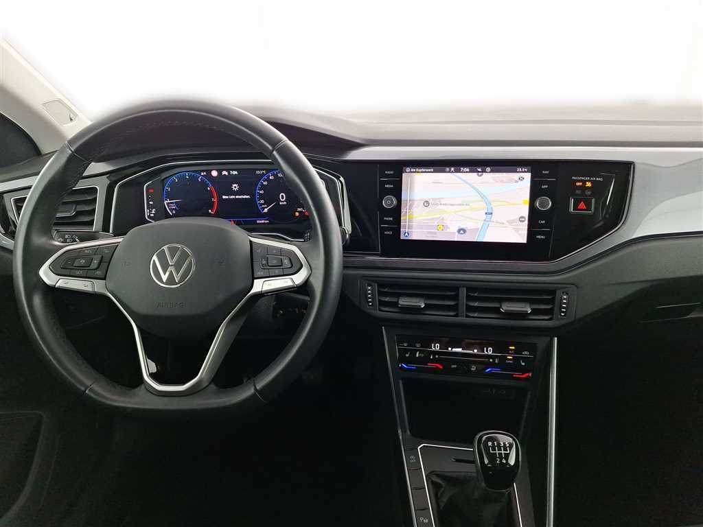 Volkswagen Polo 2024 г. Серебристый, пробег 30690 км