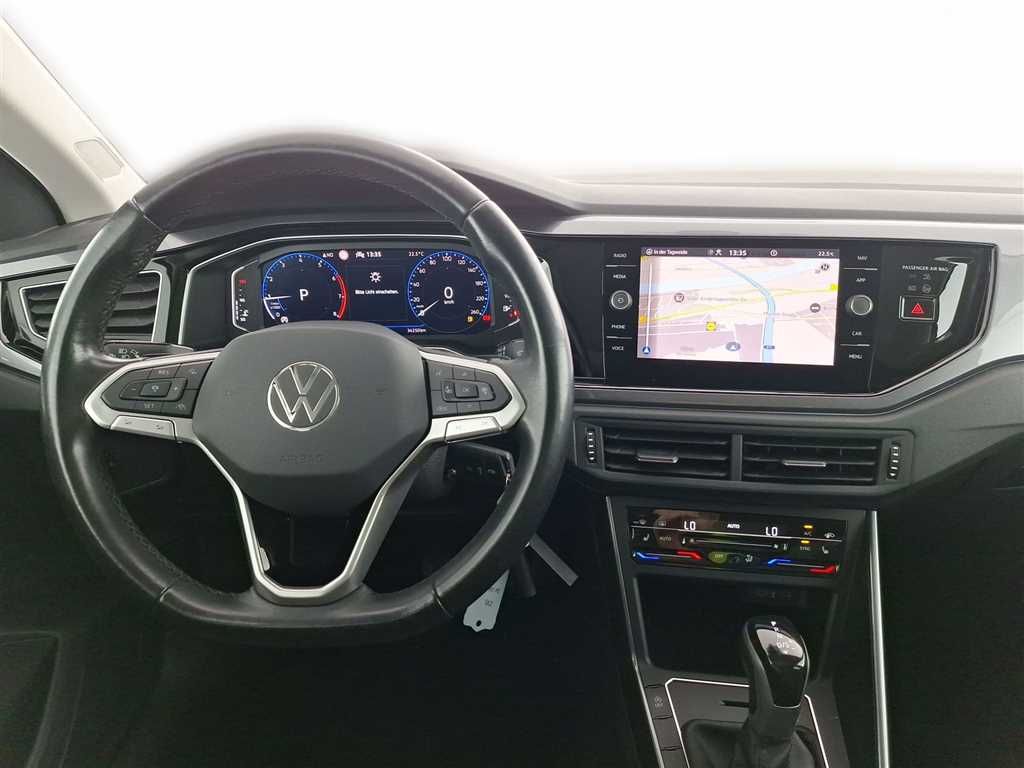 Volkswagen Polo 2024 г. Красный, пробег 34223 км
