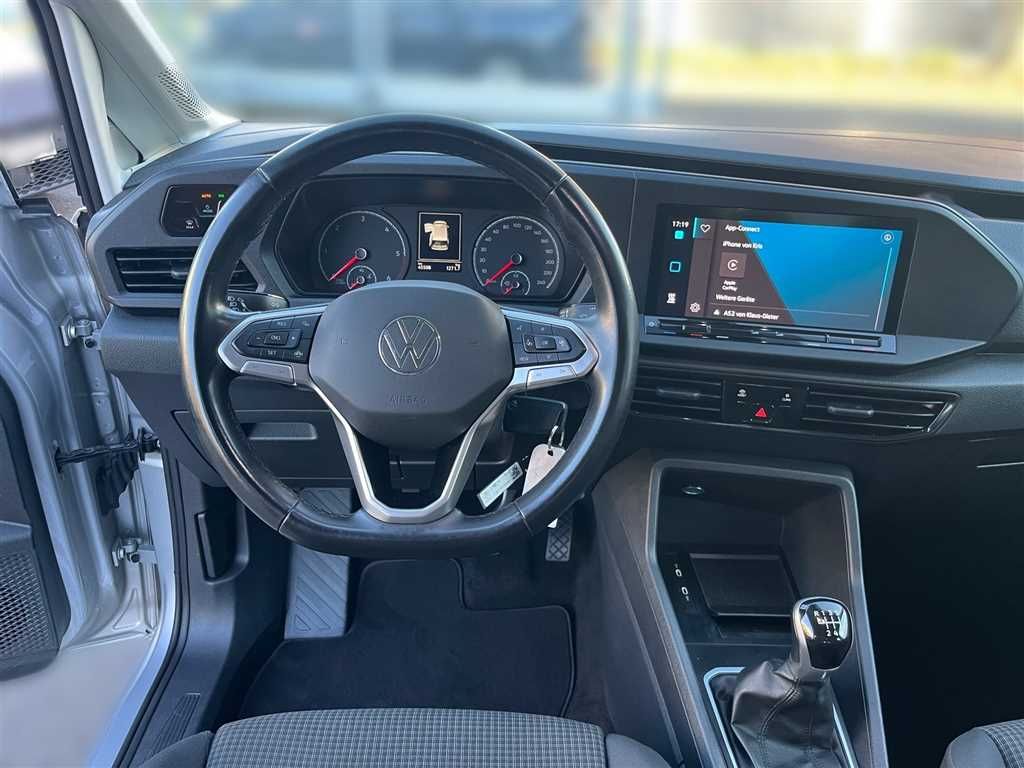 Volkswagen Caddy 2023 г. Серебристый, пробег 45501 км
