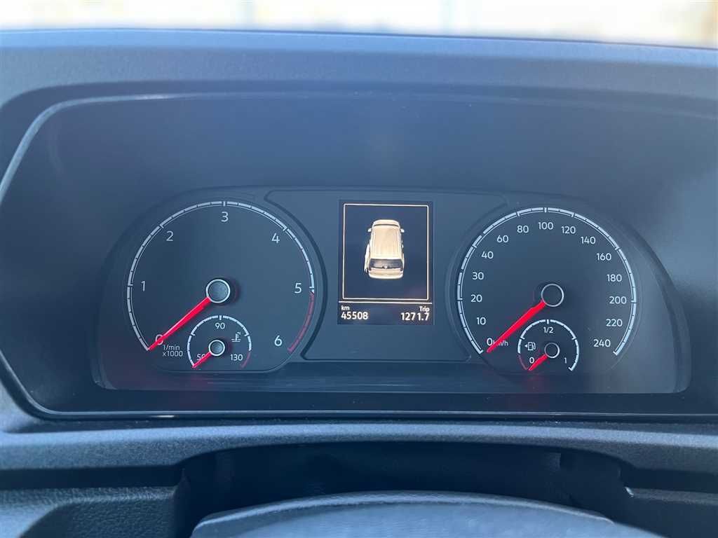 Volkswagen Caddy 2023 г. Серебристый, пробег 45501 км