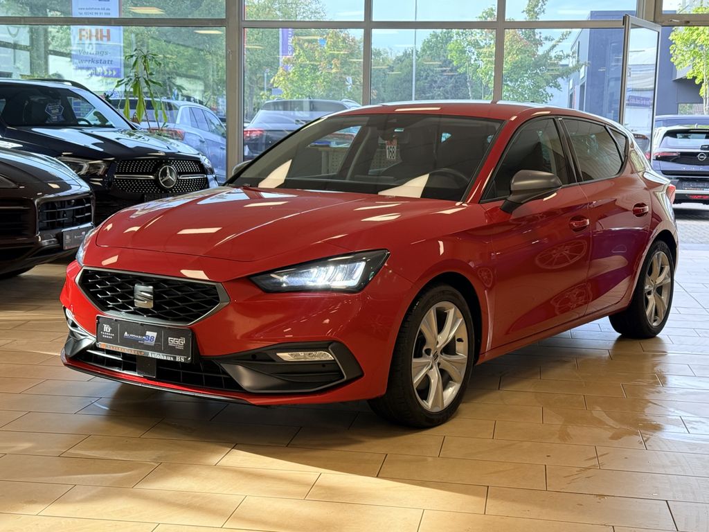 SEAT Leon 2022 г. Красный, пробег 29500 км