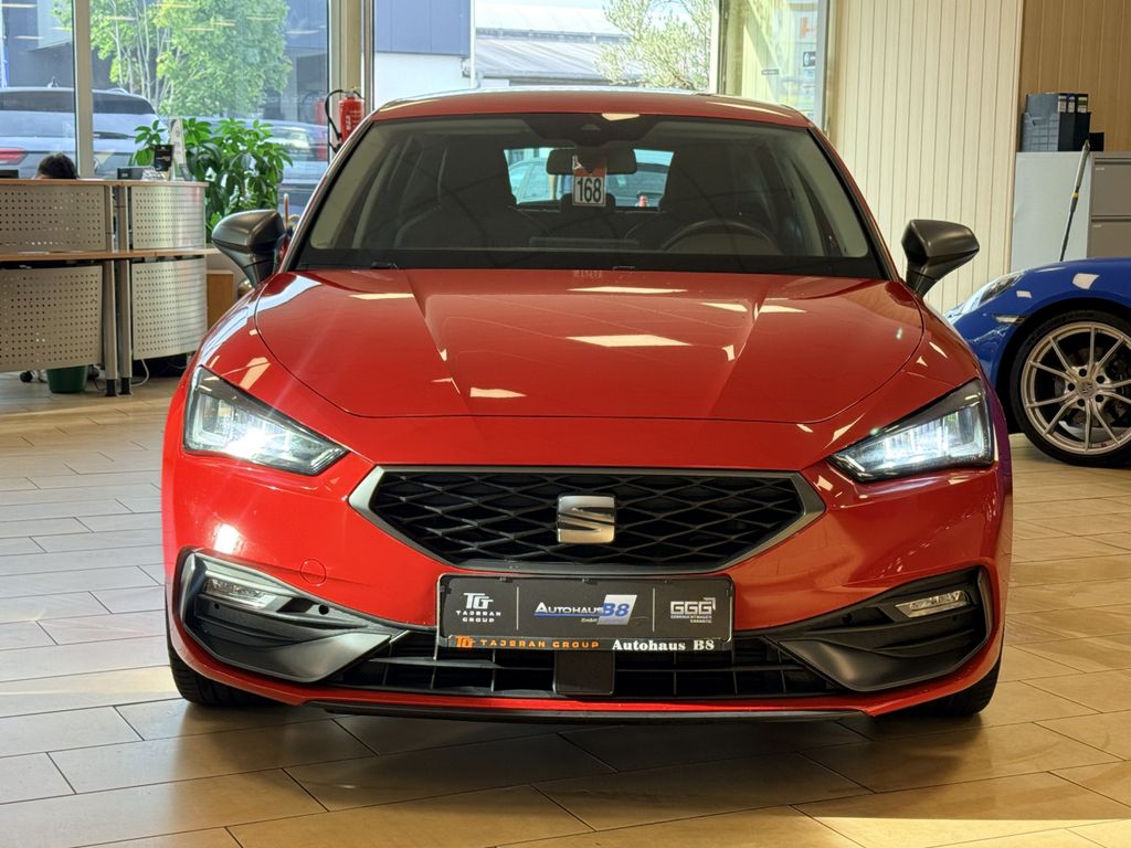 SEAT Leon 2022 г. Красный, пробег 29500 км
