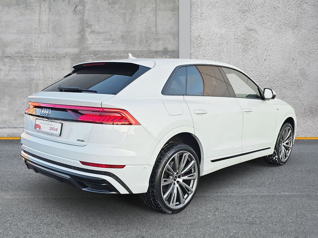 Audi Q8 2023 г. Белый, пробег 41915 км