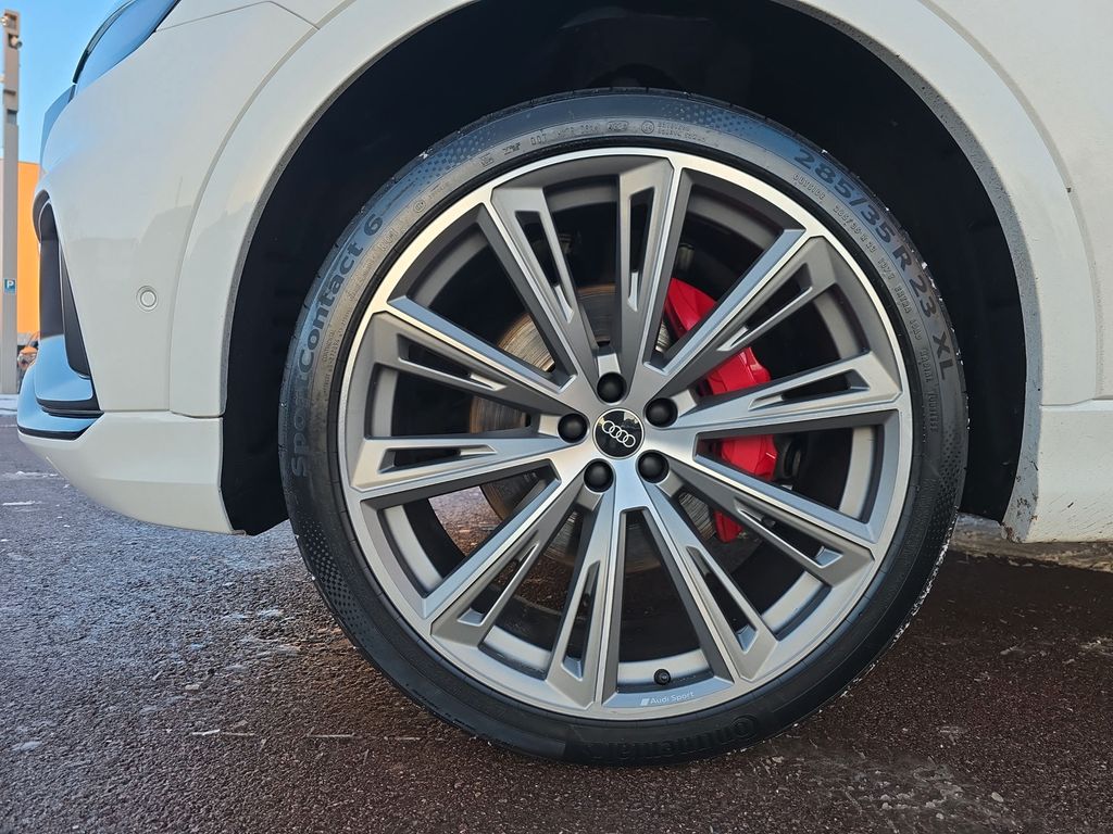 Audi Q8 2023 г. Белый, пробег 41915 км