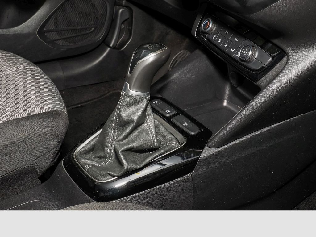 Opel Corsa 2022 г. Белый, пробег 45690 км