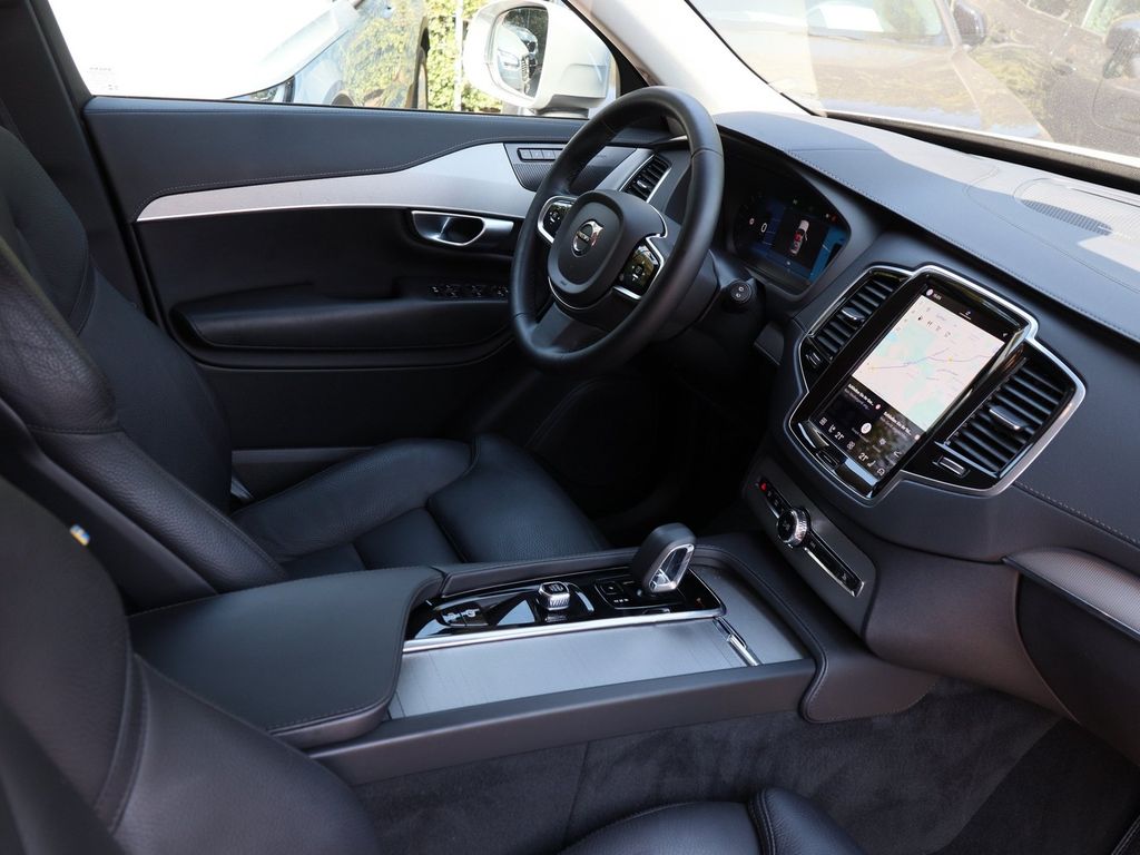 Volvo XC90 2023 г. Серый, пробег 57400 км