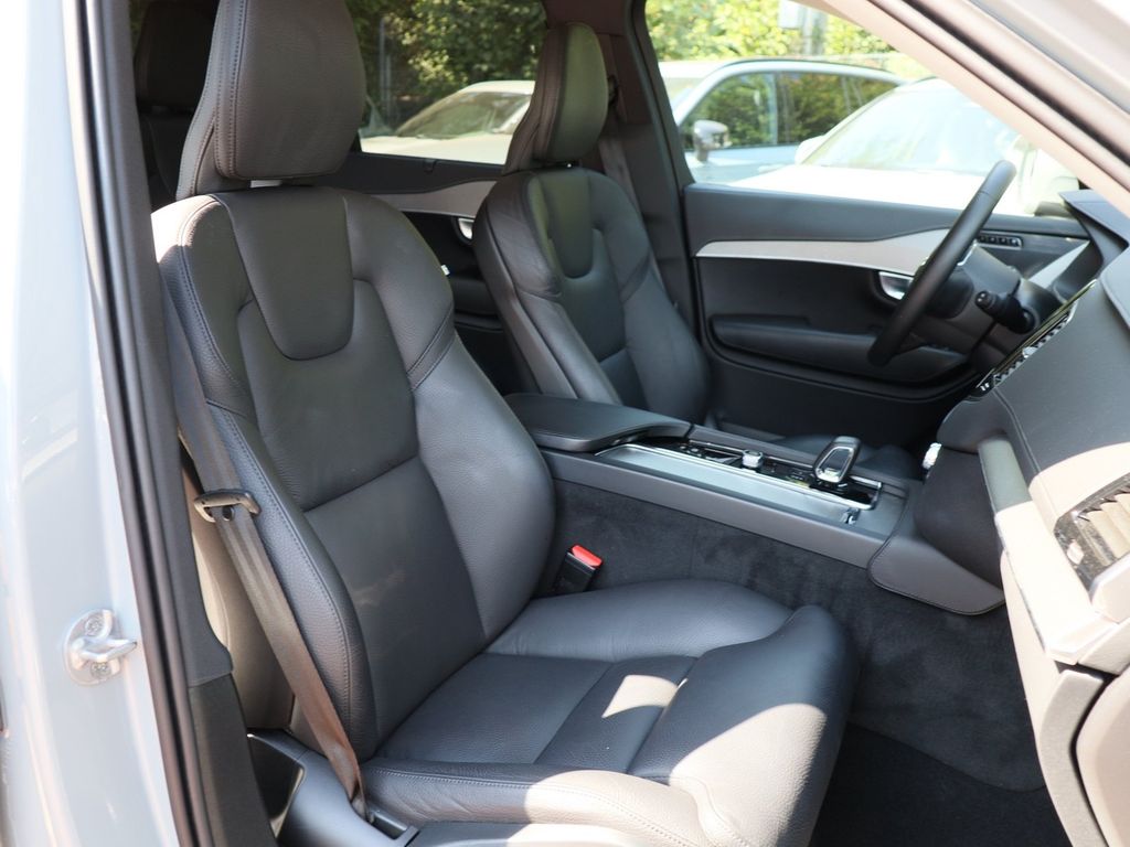 Volvo XC90 2023 г. Серый, пробег 57400 км