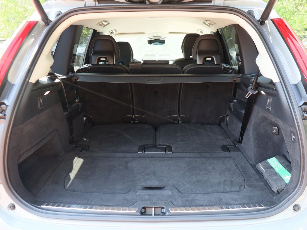 Volvo XC90 2023 г. Серый, пробег 57400 км