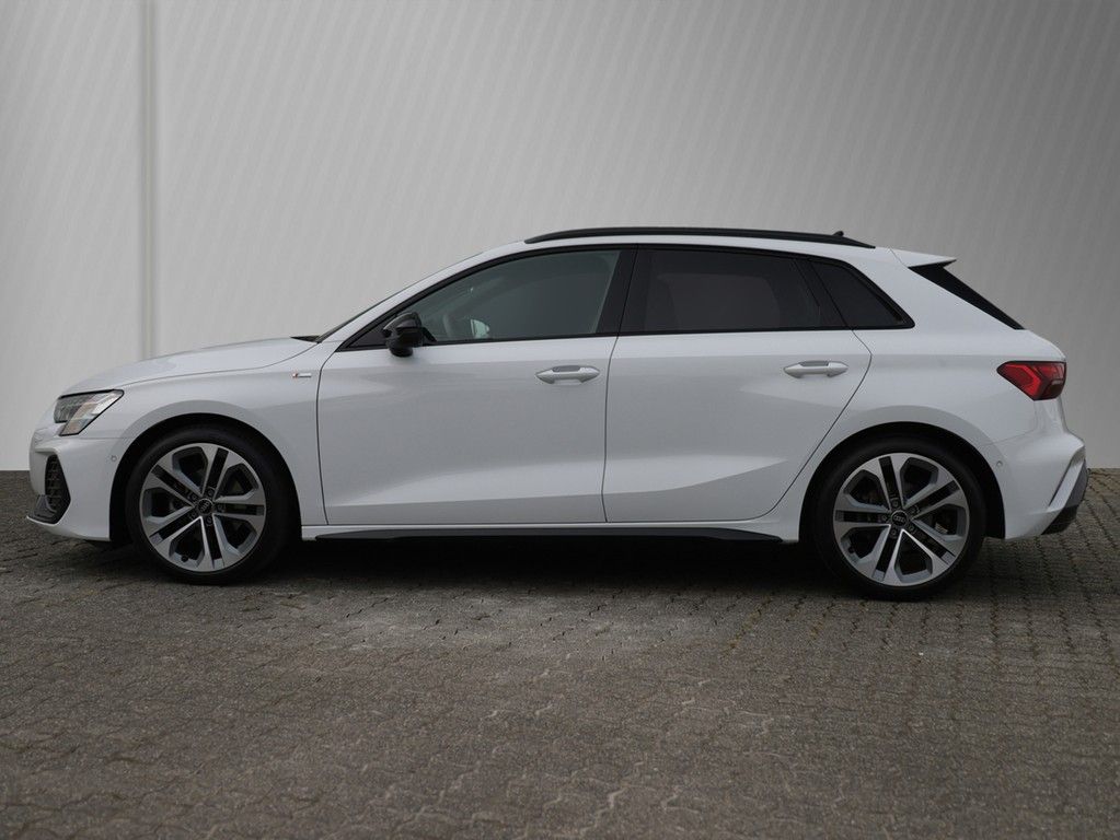 Audi A3 2025 г. Белый, пробег 27000 км