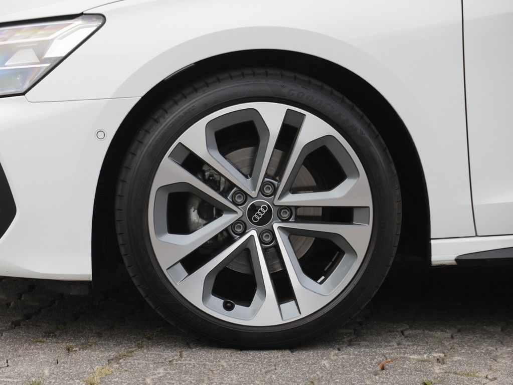 Audi A3 2025 г. Белый, пробег 27000 км