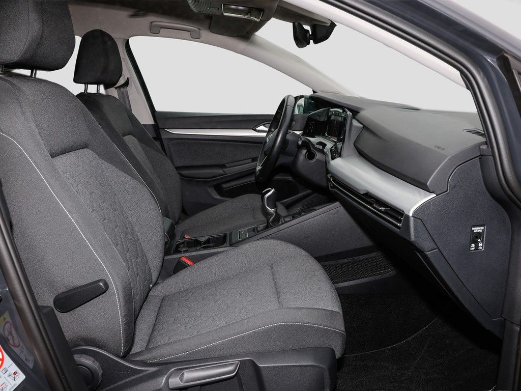 Volkswagen Golf 2024 г. Серый, пробег 14155 км