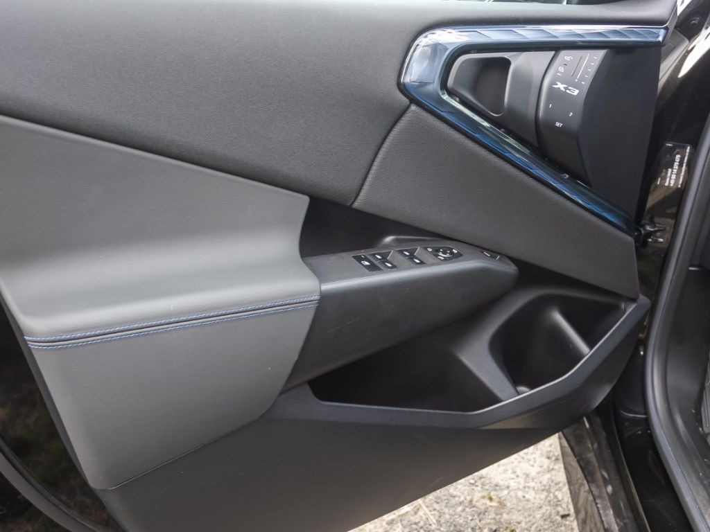 BMW X3 2025 г. Чёрный, пробег 24850 км