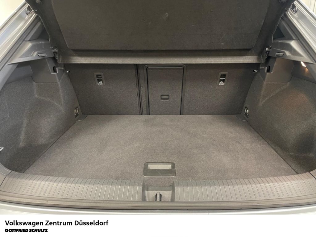 Volkswagen T-Roc 2023 г. Серебристый, пробег 40176 км