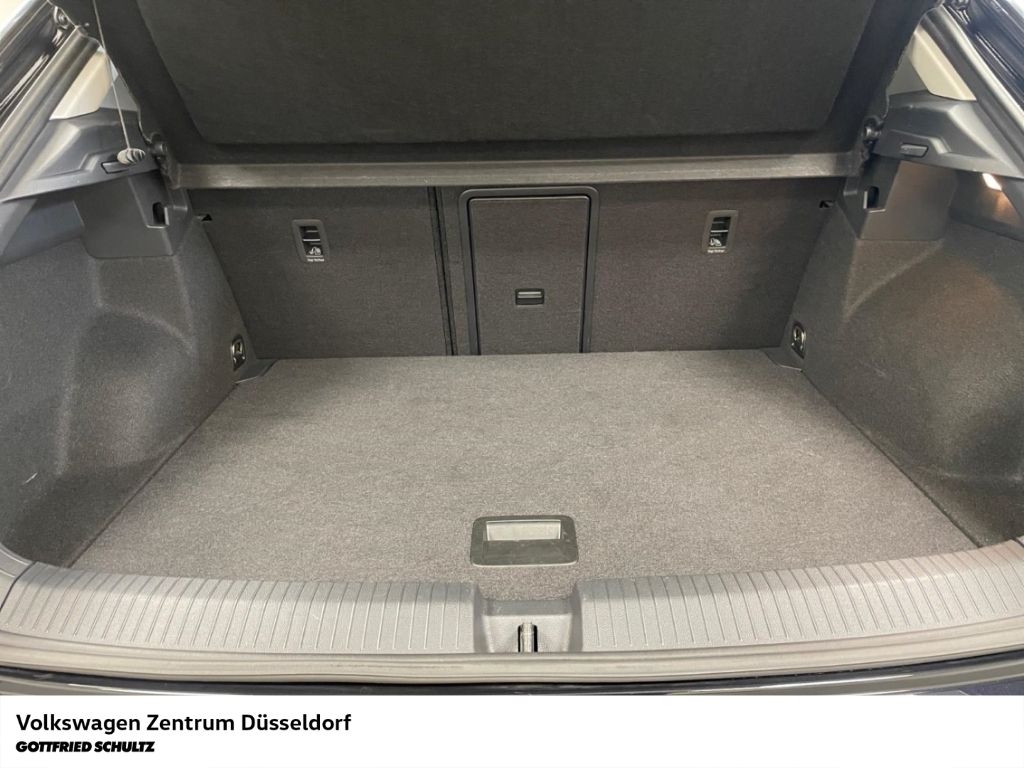 Volkswagen T-Roc 2023 г. Чёрный, пробег 39471 км