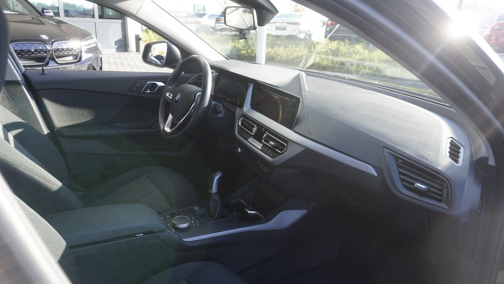 BMW 118 2023 г. Чёрный, пробег 37947 км