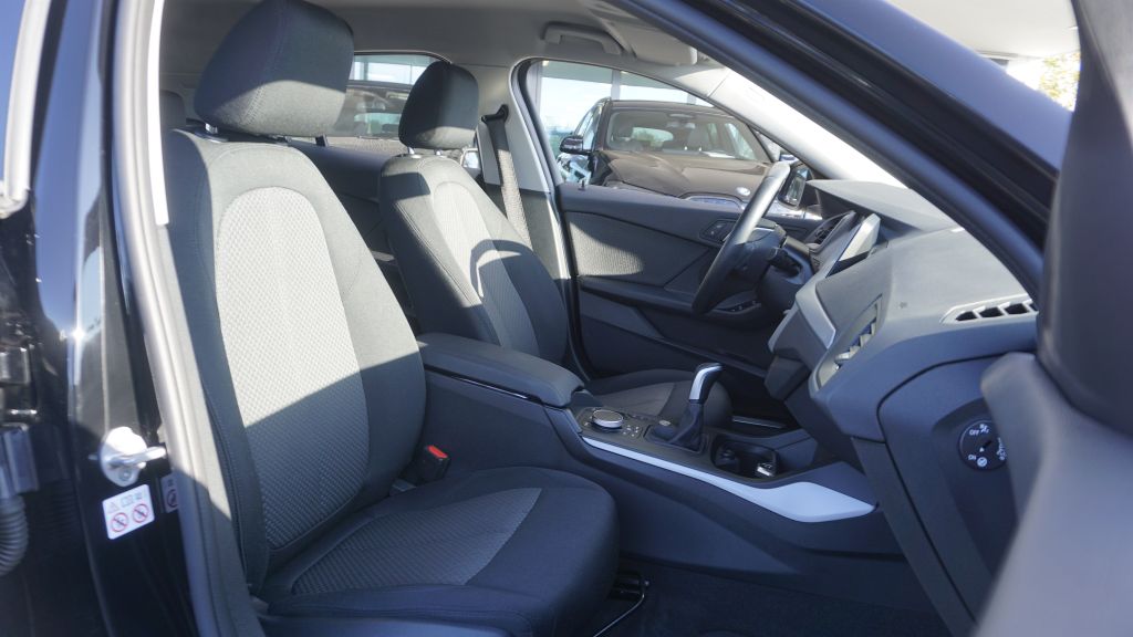 BMW 118 2023 г. Чёрный, пробег 37947 км