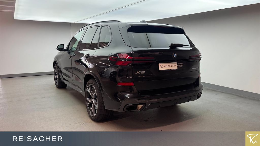 BMW X5 2023 г. Чёрный, пробег 19661 км