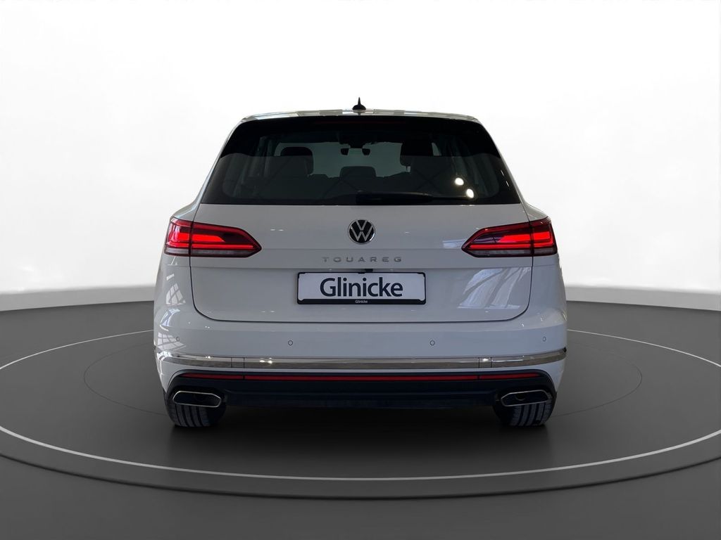 Volkswagen Touareg 2022 г. Белый, пробег 58230 км