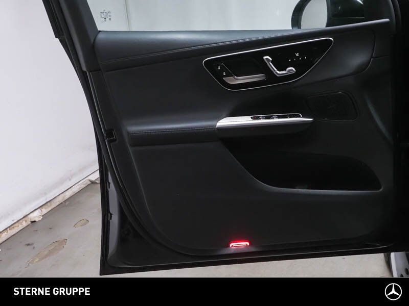 Mercedes-Benz GLC 300 2025 г. Чёрный, пробег 21766 км